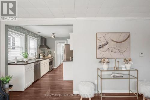 528 Upper Wentworth Street, Hamilton, ON - Indoor Photo Showing Kitchen