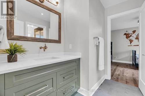 42 Grasswood Street, Kitchener, ON - Indoor Photo Showing Bathroom