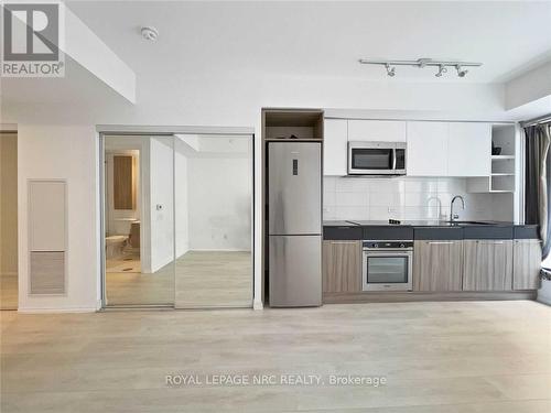 711 - 68 Shuter Street, Toronto (Church-Yonge Corridor), ON - Indoor Photo Showing Kitchen