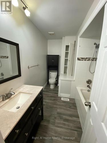 Upper - 130 Rockwood Avenue, St. Catharines (455 - Secord Woods), ON - Indoor Photo Showing Bathroom