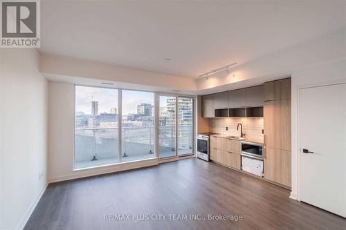 916 - 60 Tannery Road, Toronto, ON - Indoor Photo Showing Kitchen