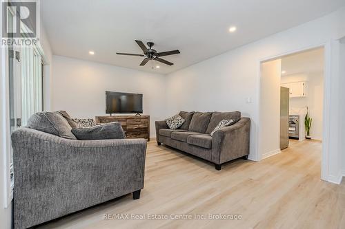 142 Renfield Street, Guelph (Waverley), ON - Indoor Photo Showing Living Room