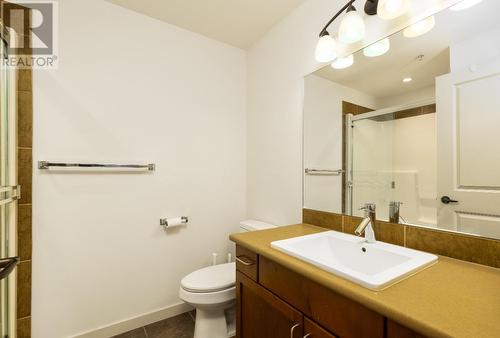 2142 Vasile Road Road Unit# 313, Kelowna, BC - Indoor Photo Showing Bathroom