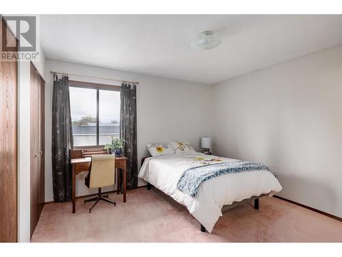 1347 Springfield Road, Kelowna, BC - Indoor Photo Showing Bedroom