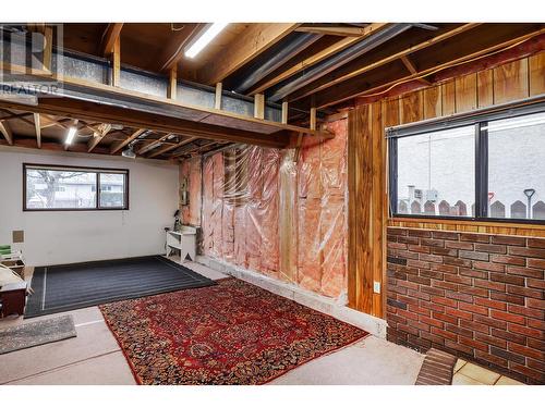 1347 Springfield Road, Kelowna, BC - Indoor Photo Showing Basement