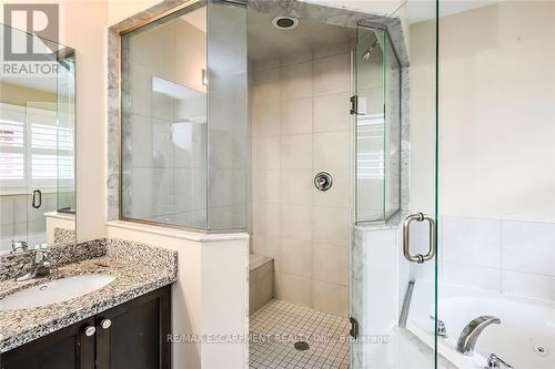 143 Davinci Boulevard, Hamilton, ON - Indoor Photo Showing Bathroom