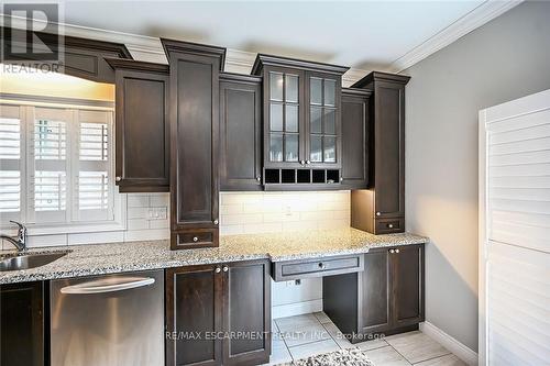 143 Davinci Boulevard, Hamilton, ON - Indoor Photo Showing Kitchen With Upgraded Kitchen