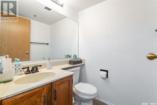 903 430 5Th Avenue N, Saskatoon, SK - Indoor Photo Showing Bathroom