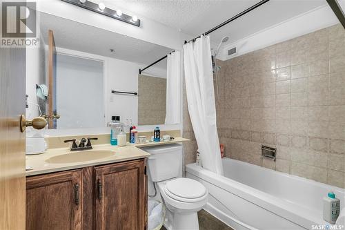 903 430 5Th Avenue N, Saskatoon, SK - Indoor Photo Showing Bathroom