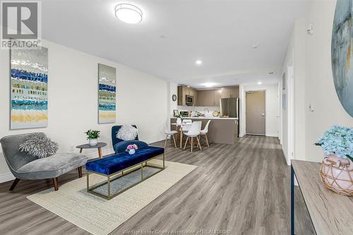 1489 Banwell Unit# 324, Windsor, ON - Indoor Photo Showing Living Room