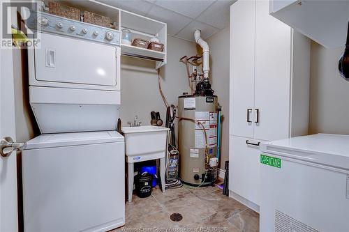 8475 Wyandotte East Unit# 111, Windsor, ON - Indoor Photo Showing Laundry Room