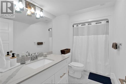 433 Brunmar Crescent, Lakeshore, ON - Indoor Photo Showing Bathroom