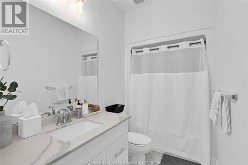 433 Brunmar Crescent, Lakeshore, ON - Indoor Photo Showing Bathroom