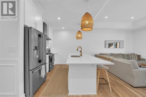 433 Brunmar Crescent, Lakeshore, ON - Indoor Photo Showing Kitchen With Upgraded Kitchen