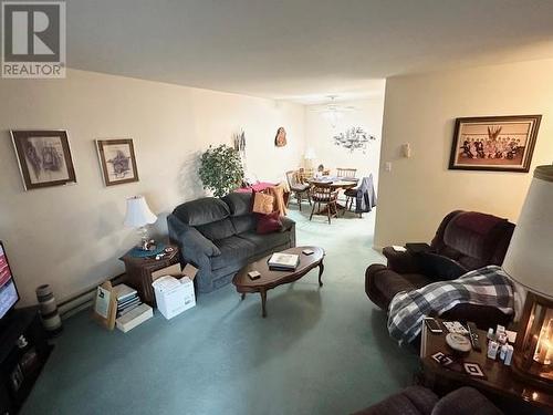 3426 Hemlock Street Unit# 102, Penticton, BC - Indoor Photo Showing Living Room