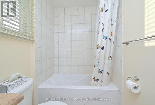 40 Morley Crescent, Brampton, ON - Indoor Photo Showing Bathroom