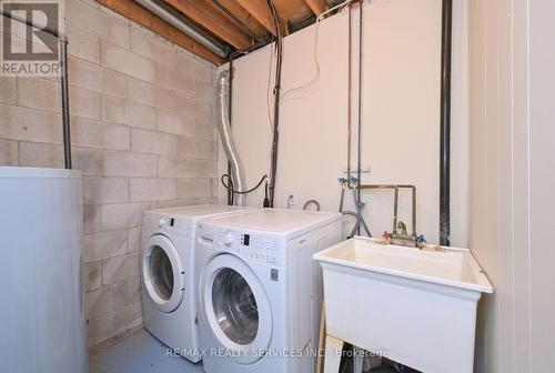 40 Morley Crescent, Brampton, ON - Indoor Photo Showing Laundry Room