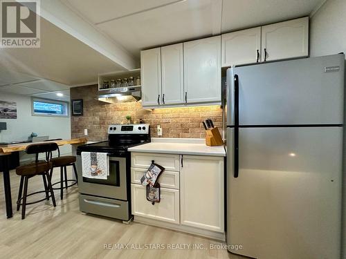 35 Cedartree Lane, Kawartha Lakes (Bobcaygeon), ON - Indoor Photo Showing Kitchen