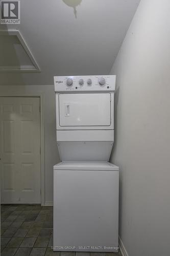 100 Mcclary Avenue, London, ON - Indoor Photo Showing Laundry Room