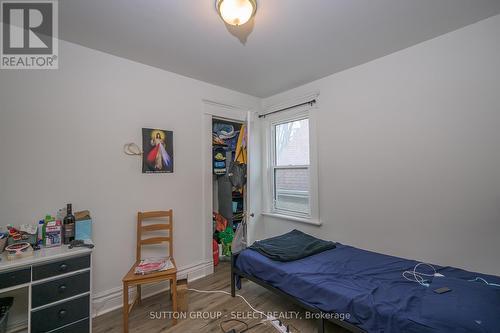 100 Mcclary Avenue, London, ON - Indoor Photo Showing Bedroom