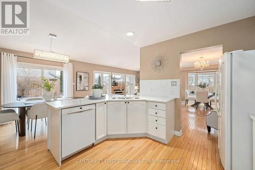 3008 Meadowgate Boulevard, London, ON - Indoor Photo Showing Kitchen