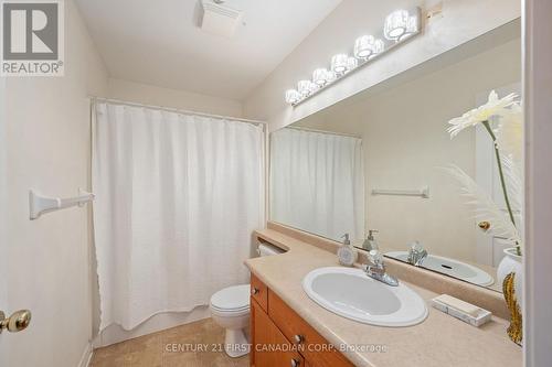 3008 Meadowgate Boulevard, London, ON - Indoor Photo Showing Bathroom