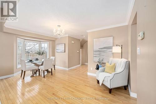 3008 Meadowgate Boulevard, London, ON - Indoor Photo Showing Dining Room