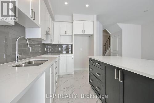 1928 Hawker, Ottawa, ON - Indoor Photo Showing Kitchen With Double Sink