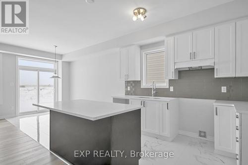 1922 Hawker, Ottawa, ON - Indoor Photo Showing Kitchen