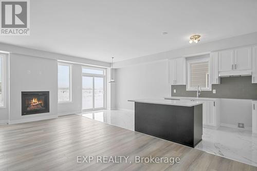 1922 Hawker, Ottawa, ON - Indoor With Fireplace