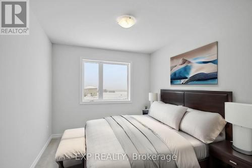 1922 Hawker, Ottawa, ON - Indoor Photo Showing Bedroom