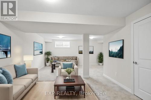 1922 Hawker, Ottawa, ON - Indoor Photo Showing Living Room