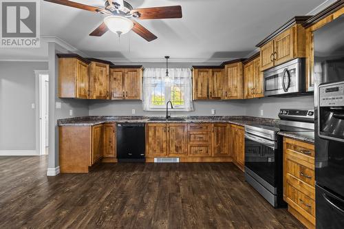 5-7 Tilts Hill Place, Bay Roberts, NL - Indoor Photo Showing Kitchen