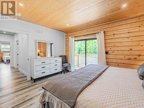 505 Bass Lake Road, Galway-Cavendish And Harvey, ON - Indoor Photo Showing Bedroom