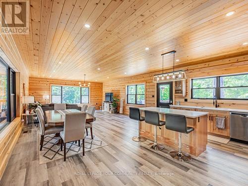 505 Bass Lake Road, Galway-Cavendish And Harvey, ON - Indoor Photo Showing Dining Room