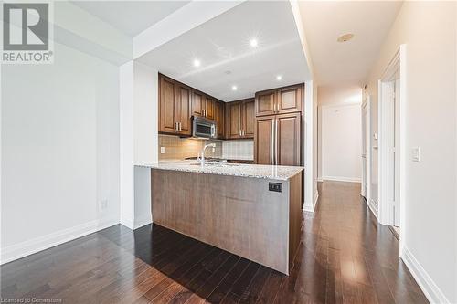 11 Bronte Road Unit# 503, Oakville, ON - Indoor Photo Showing Kitchen