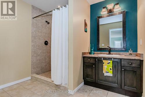 565 Sundew Drive, Waterloo, ON - Indoor Photo Showing Bathroom