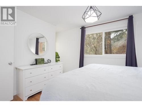 248 Terrace Drive, Kelowna, BC - Indoor Photo Showing Bedroom