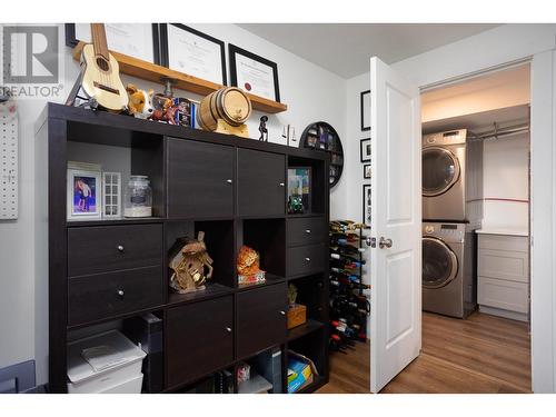 248 Terrace Drive, Kelowna, BC - Indoor Photo Showing Laundry Room