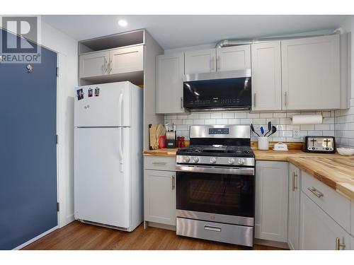 248 Terrace Drive, Kelowna, BC - Indoor Photo Showing Kitchen