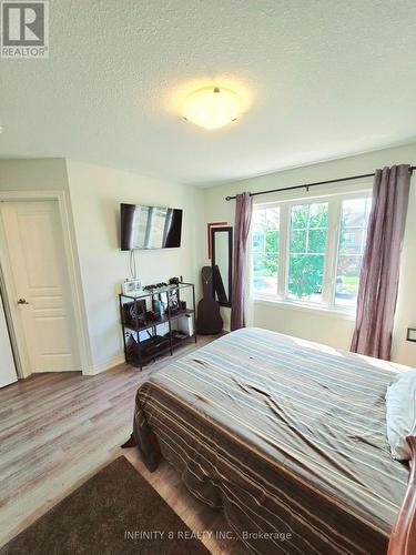 100 Roselawn Crescent, Welland (771 - Coyle Creek), ON - Indoor Photo Showing Bedroom