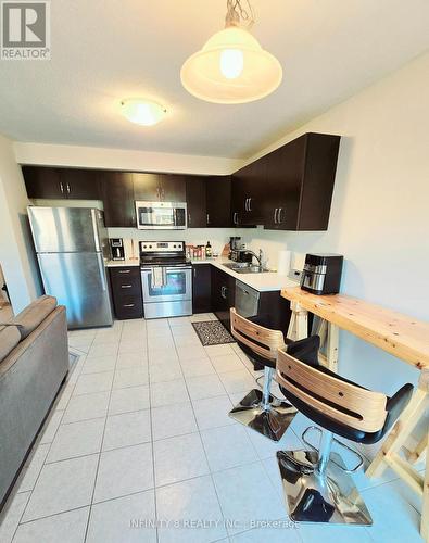 100 Roselawn Crescent, Welland (771 - Coyle Creek), ON - Indoor Photo Showing Kitchen With Double Sink