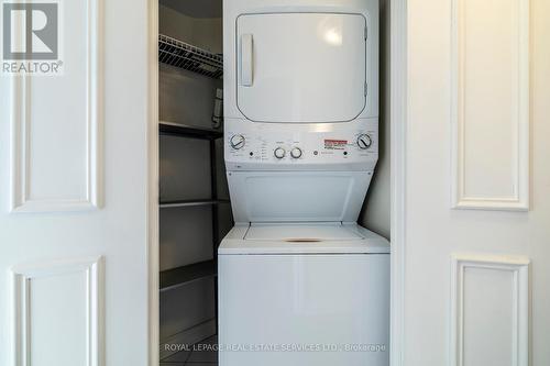 804 - 1 Palace Pier Court, Toronto, ON - Indoor Photo Showing Laundry Room