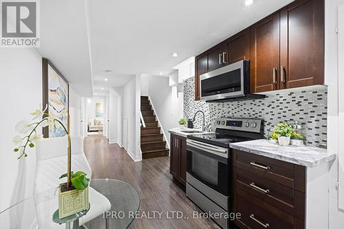 97 Gentile Circle, Vaughan, ON - Indoor Photo Showing Kitchen With Upgraded Kitchen