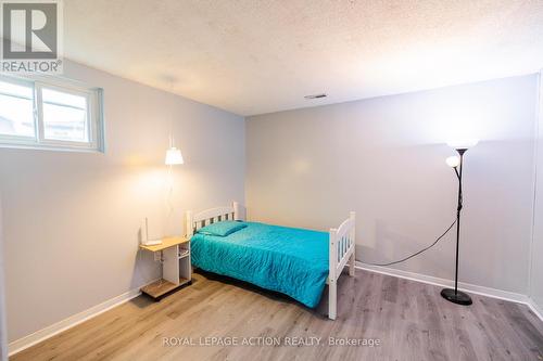 7 Fieldgate Drive, Brantford, ON - Indoor Photo Showing Bedroom