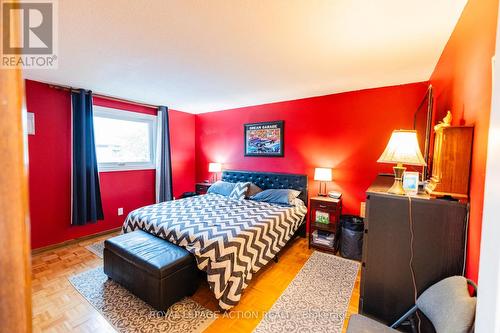 7 Fieldgate Drive, Brantford, ON - Indoor Photo Showing Bedroom