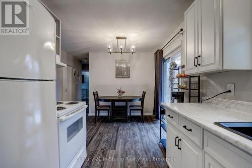 240 7Th Avenue E, Owen Sound, ON - Indoor Photo Showing Kitchen