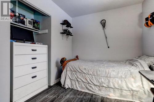 240 7Th Avenue E, Owen Sound, ON - Indoor Photo Showing Bedroom