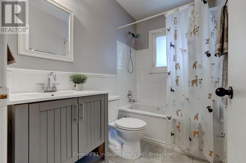 240 7Th Avenue E, Owen Sound, ON - Indoor Photo Showing Bathroom