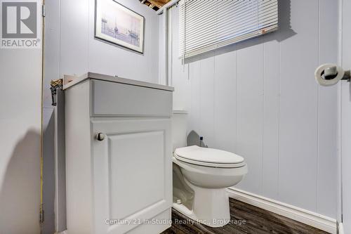 240 7Th Avenue E, Owen Sound, ON - Indoor Photo Showing Bathroom